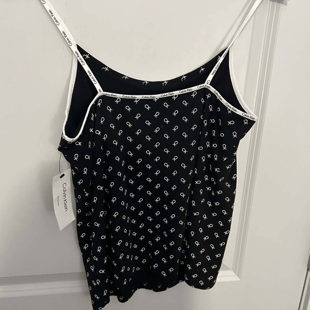 calvin Klein size medium sleep too - Picture 5 of 5